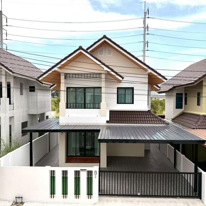 บ้านแฝดมือหนึ่งตกแต่่งพร้อมอยู่