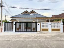 บ้านเดี่ยวหลังริม บางละมุง